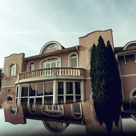 Pension La Cupola Targu-Mures Bagian luar foto