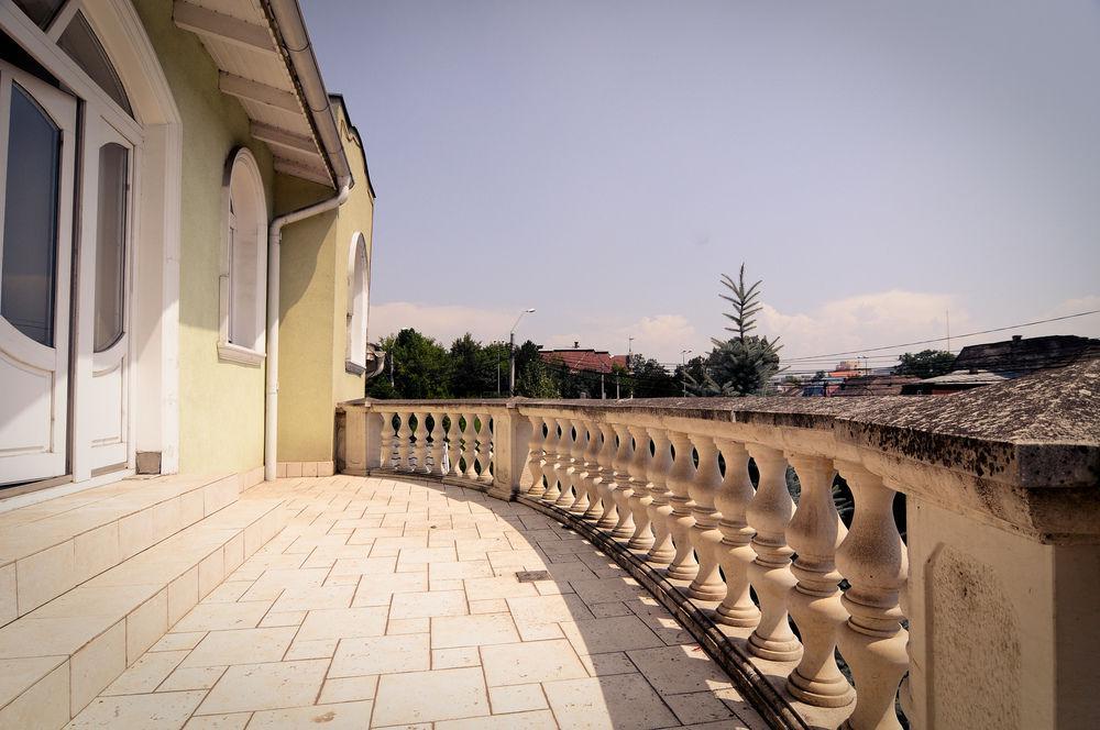 Pension La Cupola Targu-Mures Bagian luar foto