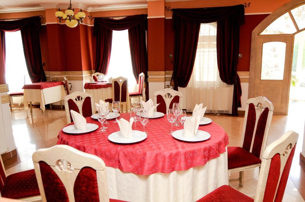 Pension La Cupola Targu-Mures Bagian luar foto