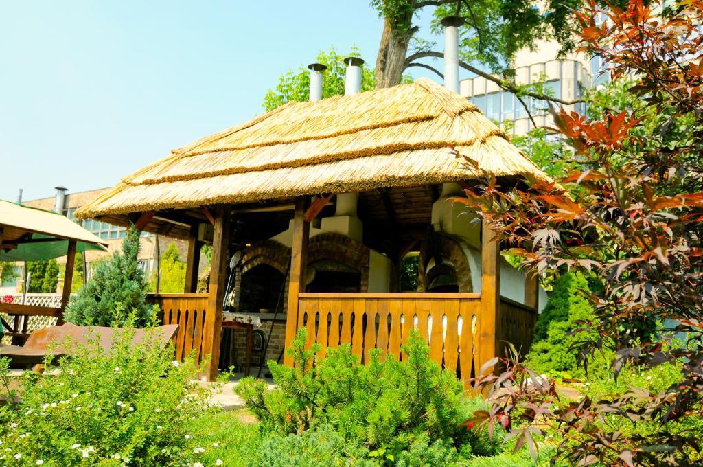 Pension La Cupola Targu-Mures Bagian luar foto