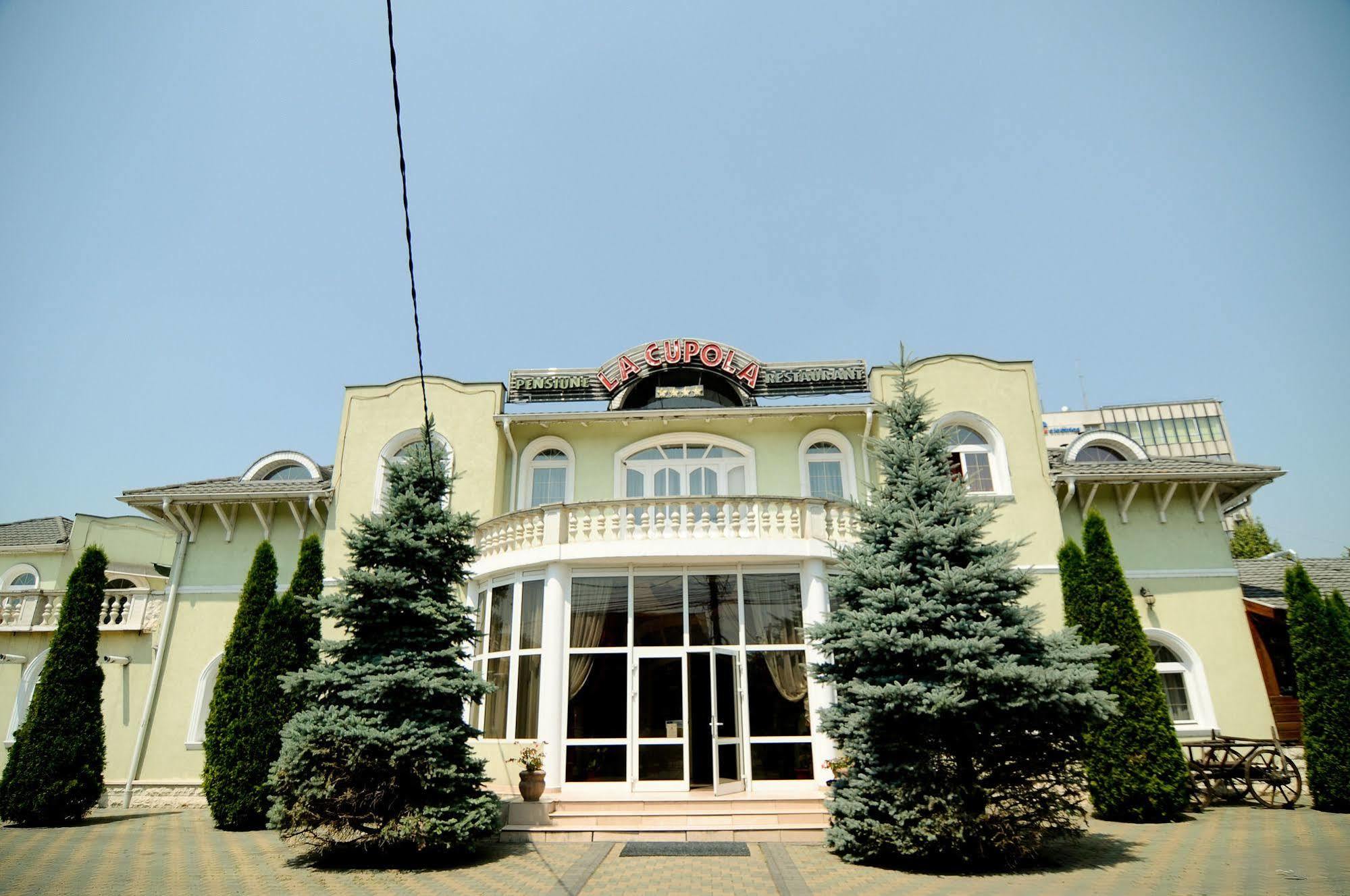 Pension La Cupola Targu-Mures Bagian luar foto